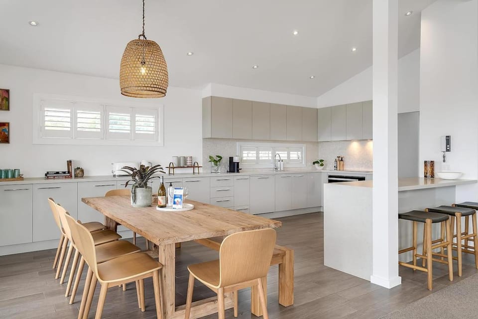 Drift - Ocean & Panoramic Views At Coledale House in Wollongong