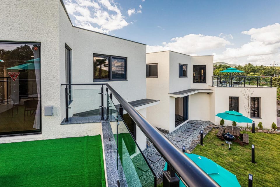 Seogwipo Donnaeco Pension Country House in South Korea