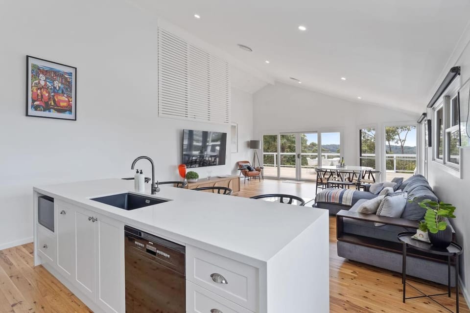 Aarini Cottage - The Ultimate Beachside Escape! House in Central Coast
