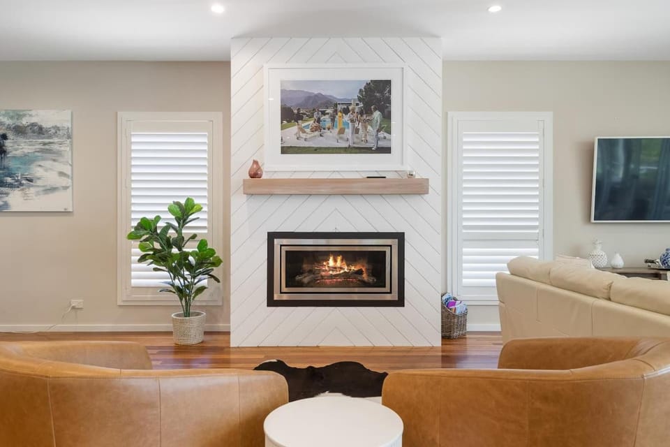 The Lake House - Lakefront Oasis at Murrays Beach! House in Lake Macquarie