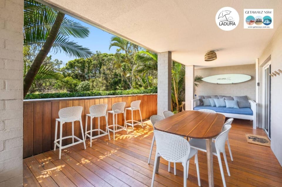 Laduma - 1 minute walk to Belongil Beach Apartment in Byron Bay