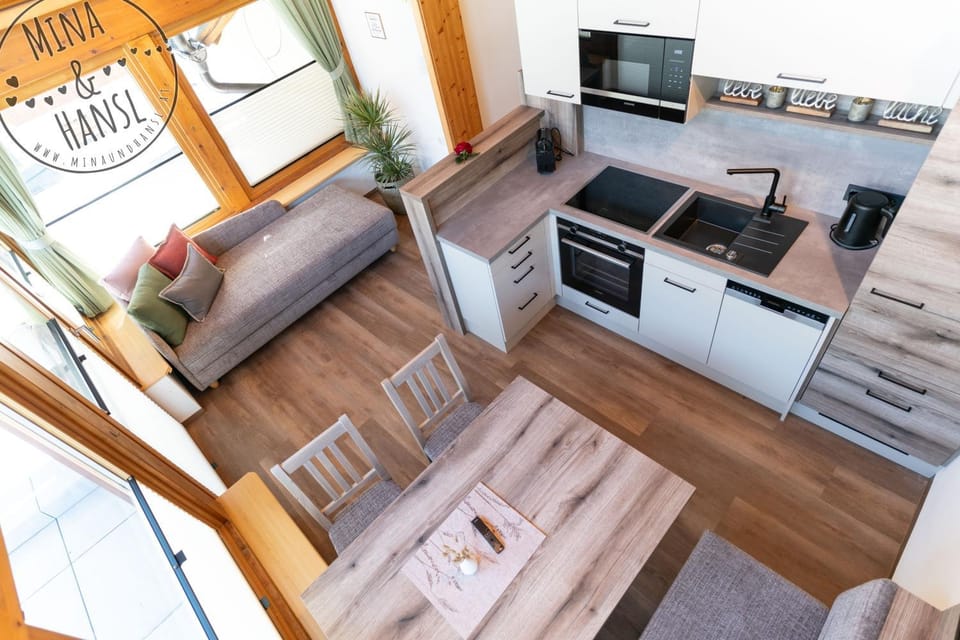 Kitchen or kitchenette, Seating area, Dining area
