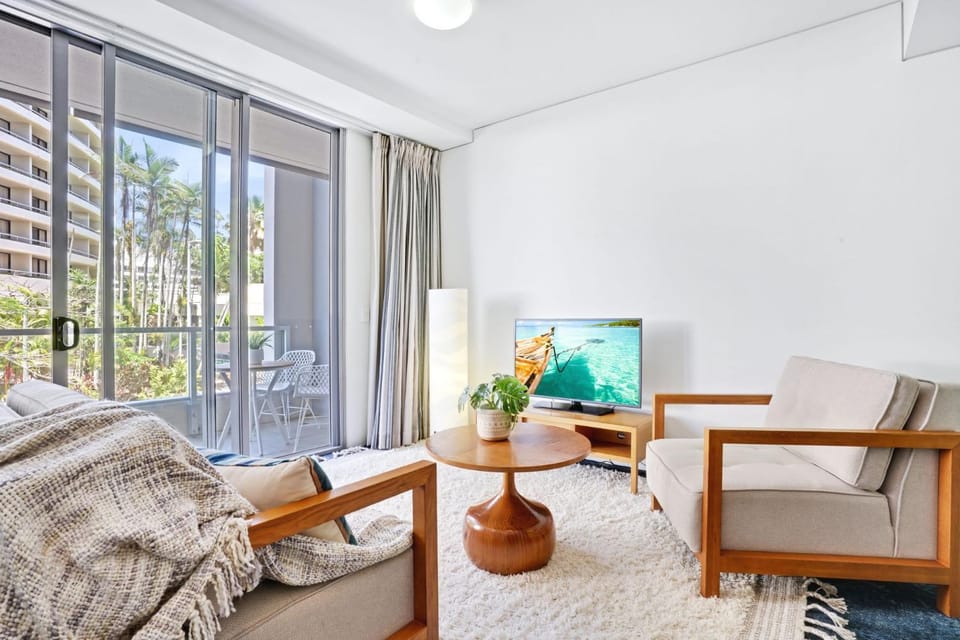219 Harbour Lights with Ocean View Apartment in Cairns