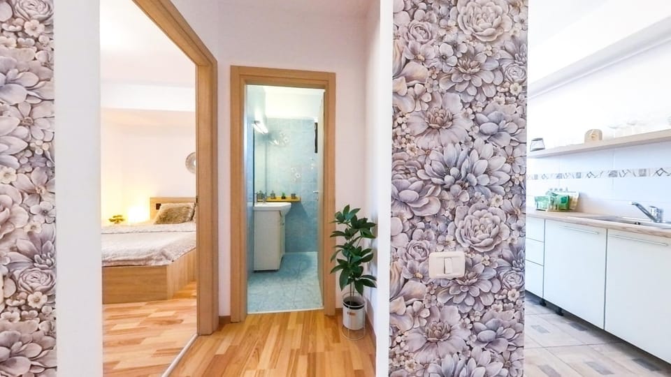 Bathroom, Kitchen or kitchenette, Bedroom