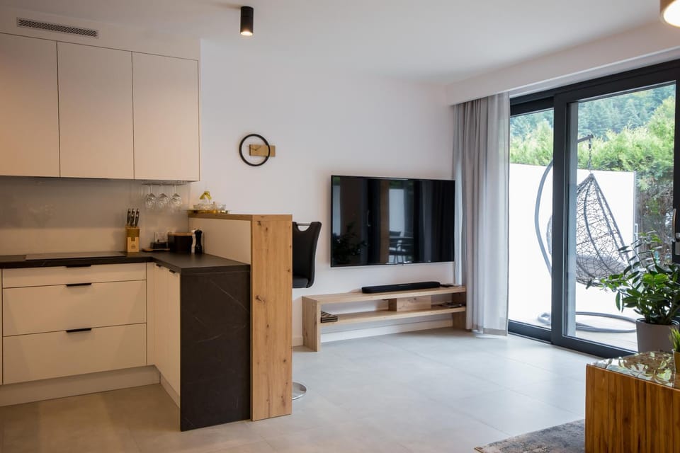 TV and multimedia, Kitchen or kitchenette