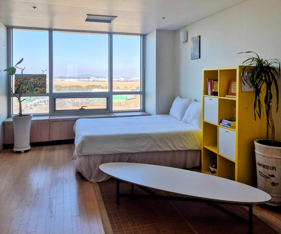 Cozy - Bright Studio Apartment hotel in Gyeonggi-do