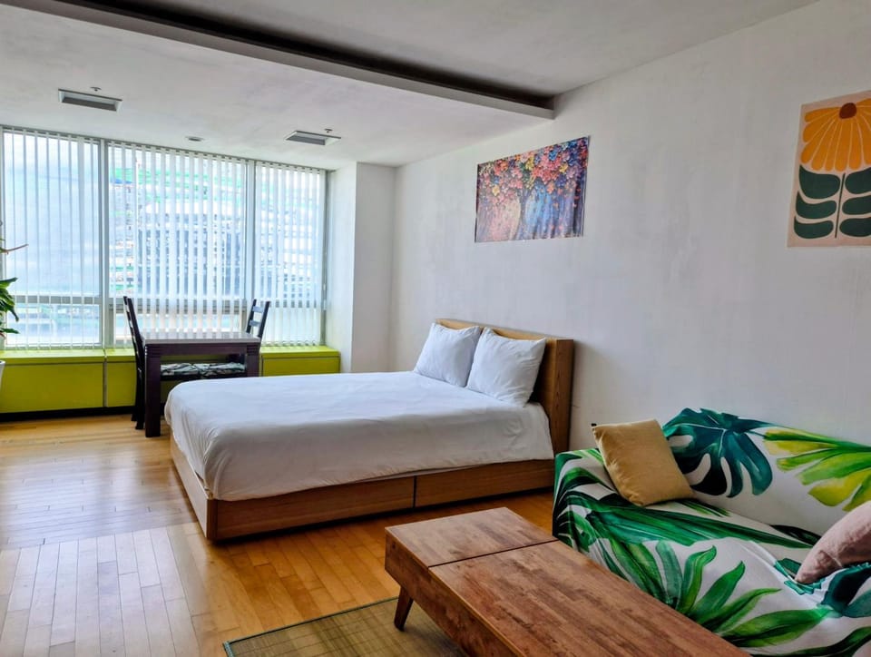 Cozy - Bright Studio Apartment hotel in Gyeonggi-do