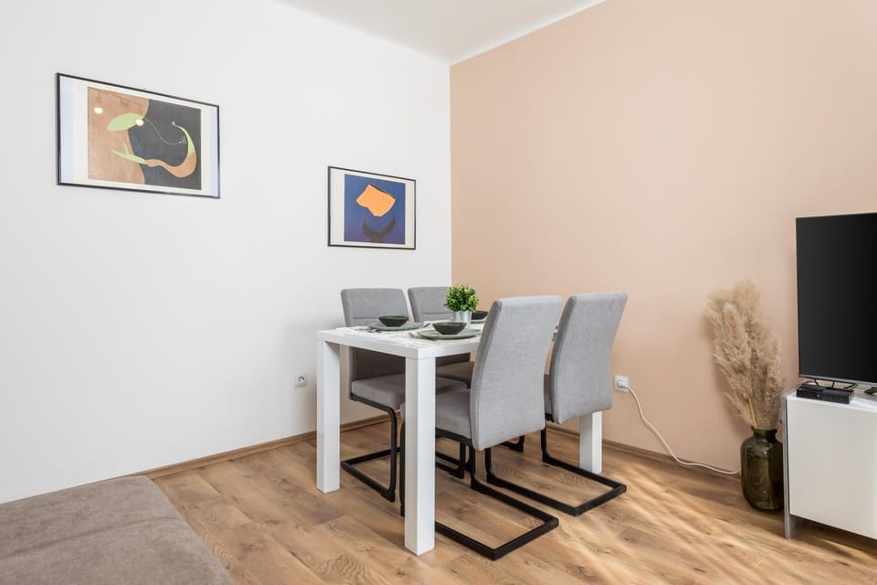 TV and multimedia, Living room, hair dresser