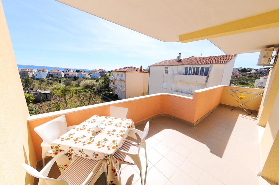 Day, View (from property/room), Balcony/Terrace, Seating area, Garden view