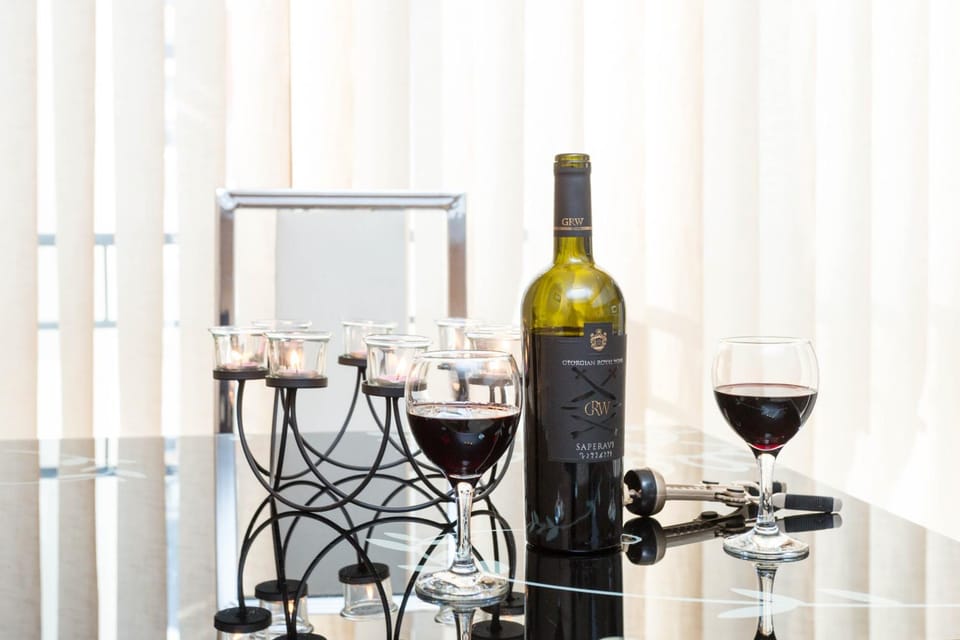 Food and drinks, Dining area, Drinks, Alcoholic drinks