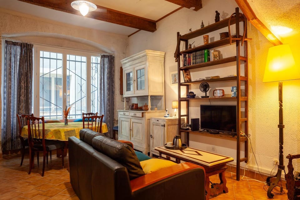 Property building, Living room