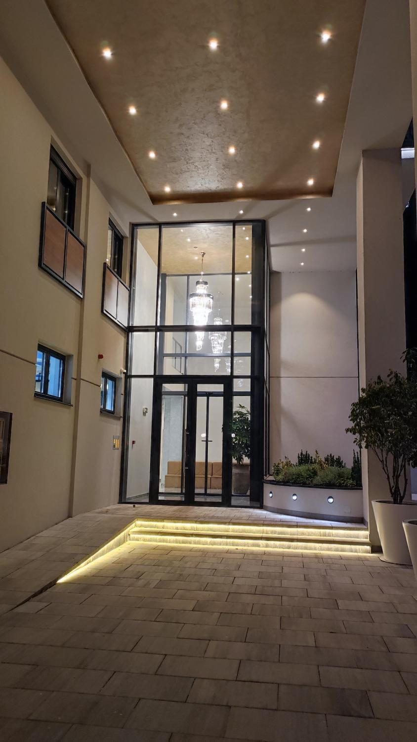 Facade/entrance, Night