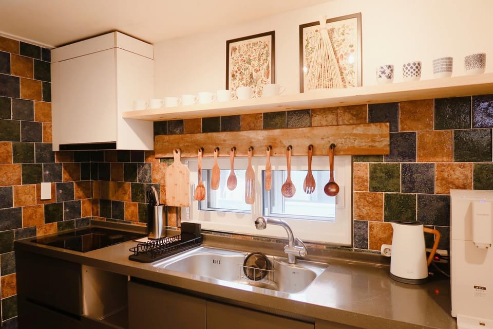Kitchen or kitchenette
