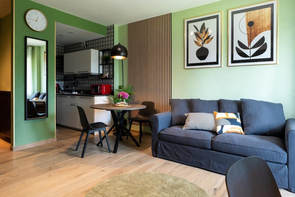 Kitchen or kitchenette, Living room, Seating area, Dining area, minibar