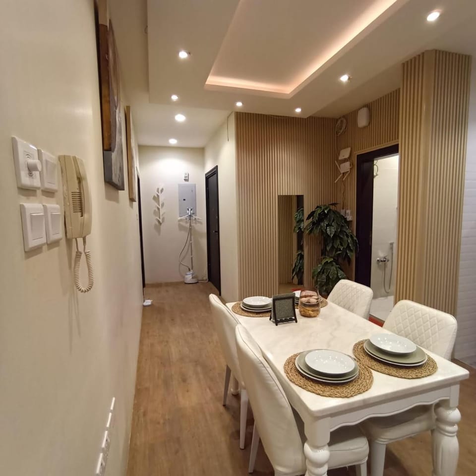 Toilet, Bathroom, Kitchen or kitchenette, Dining area, flat iron