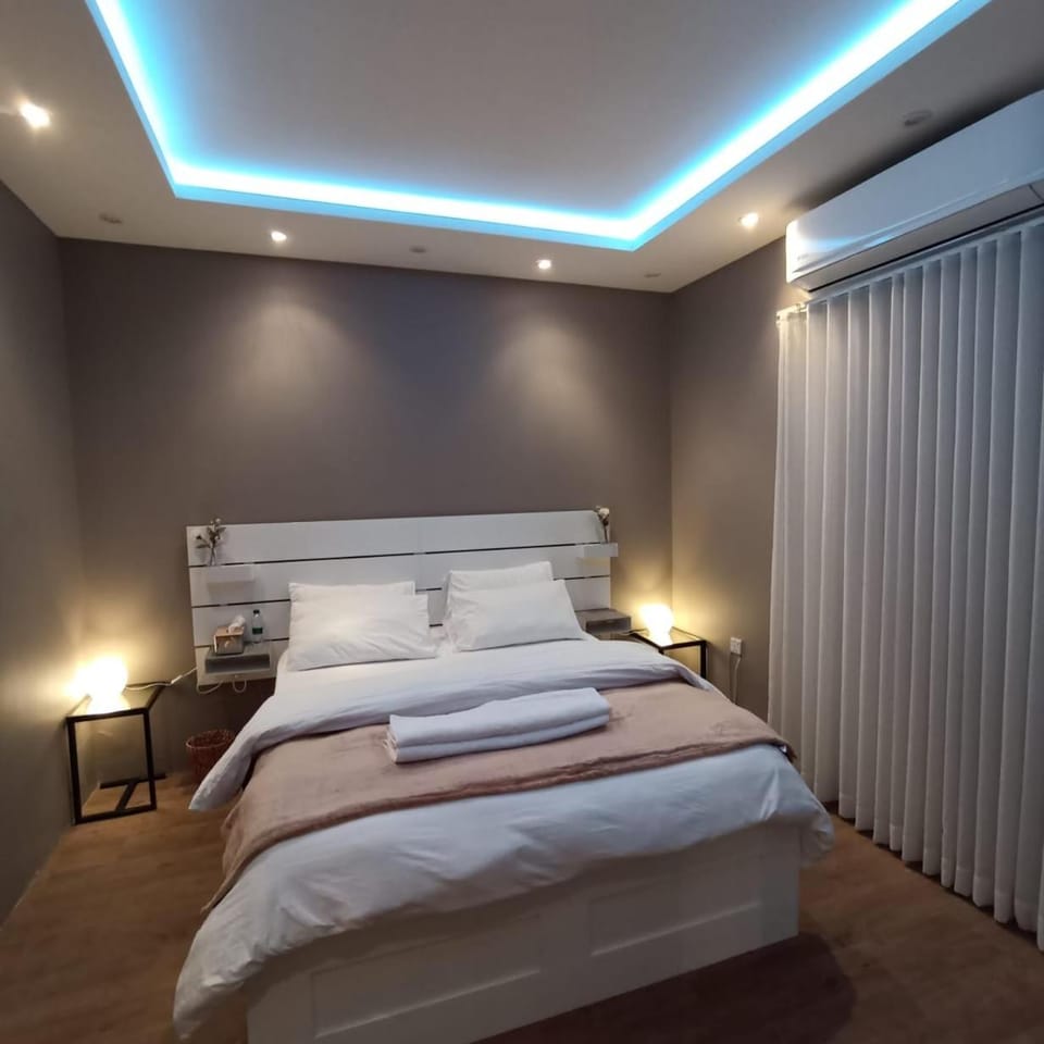 Bed, Photo of the whole room, Bedroom, air conditioner, air conditioner