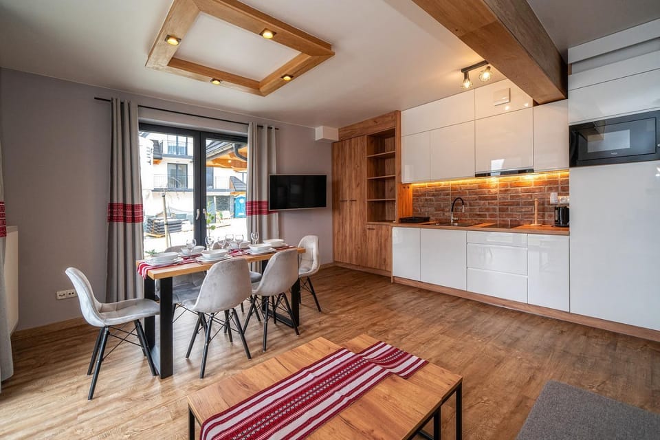 TV and multimedia, Kitchen or kitchenette, Living room, Dining area