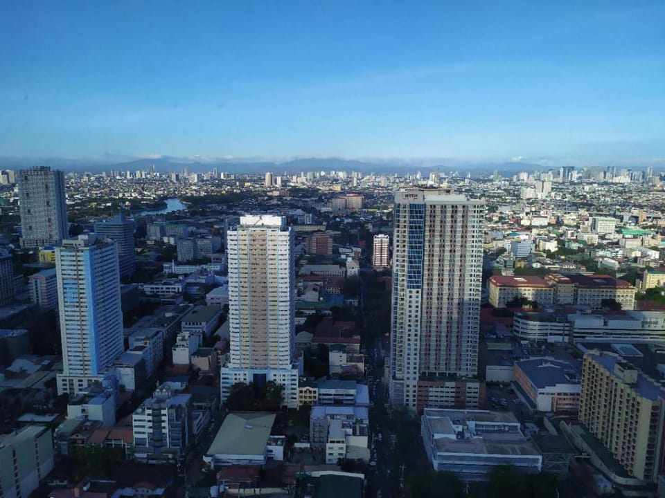 Beachfront U.S. Embassy Family Retreat. Apartment in Manila City