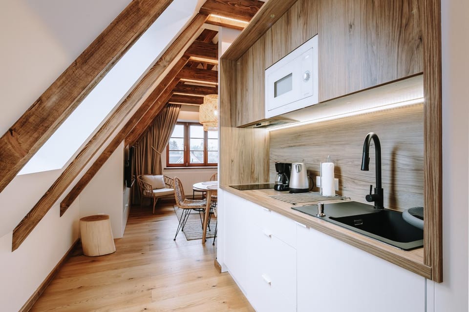 Kitchen or kitchenette, pet friendly, stove
