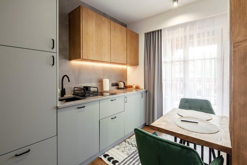 Kitchen or kitchenette, Dining area, pet friendly, stove