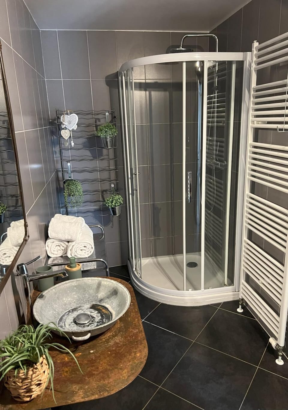 Shower, Bathroom, towels