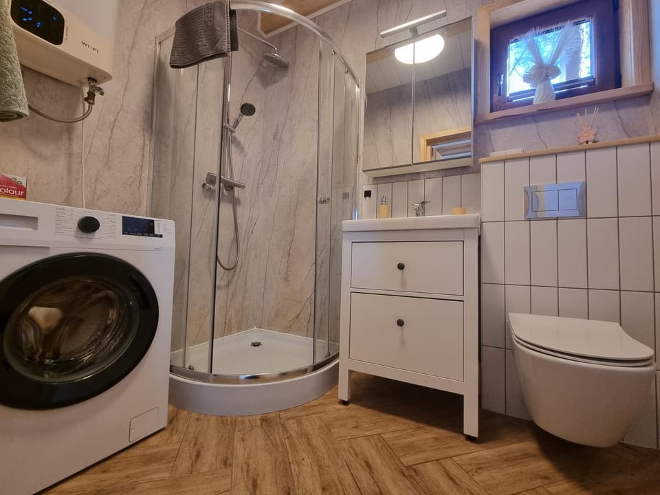 Shower, Toilet, Bathroom, washing machine