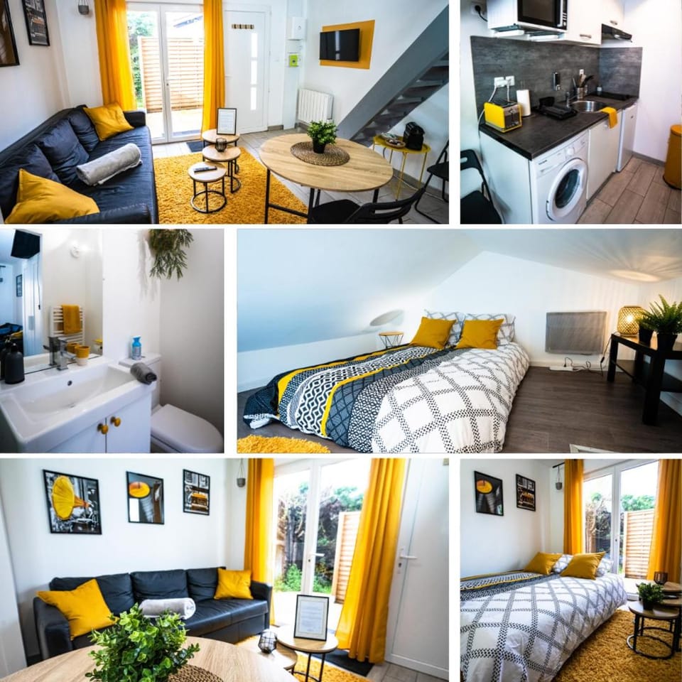 Bed, Bathroom, Kitchen or kitchenette, Living room, Seating area, Dining area
