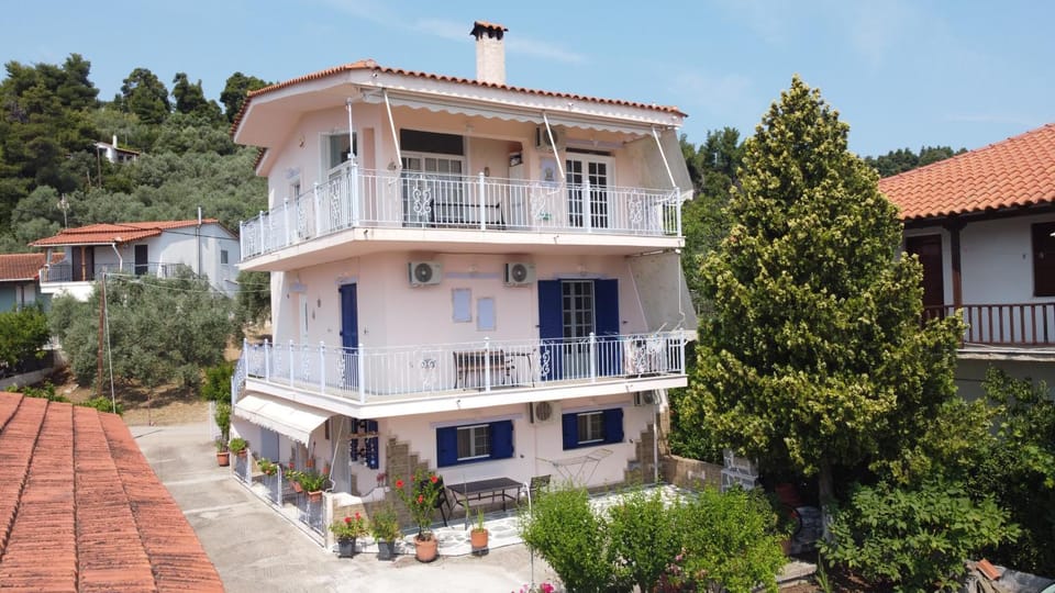 Mountain view, Inner courtyard view
