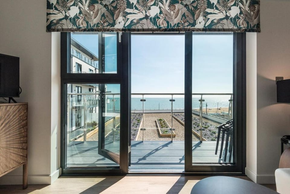 Beachside: New two bedroom apartment with parking Apartment in Ramsgate
