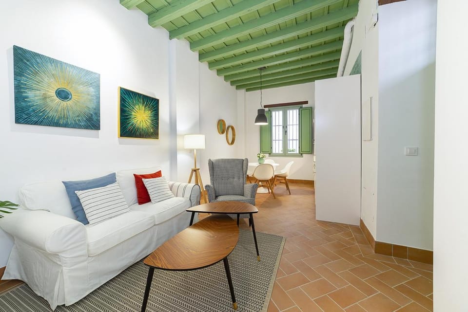 Living room, Photo of the whole room