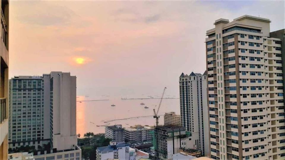 Property building, Day, Natural landscape, City view, Sunrise, Sunset