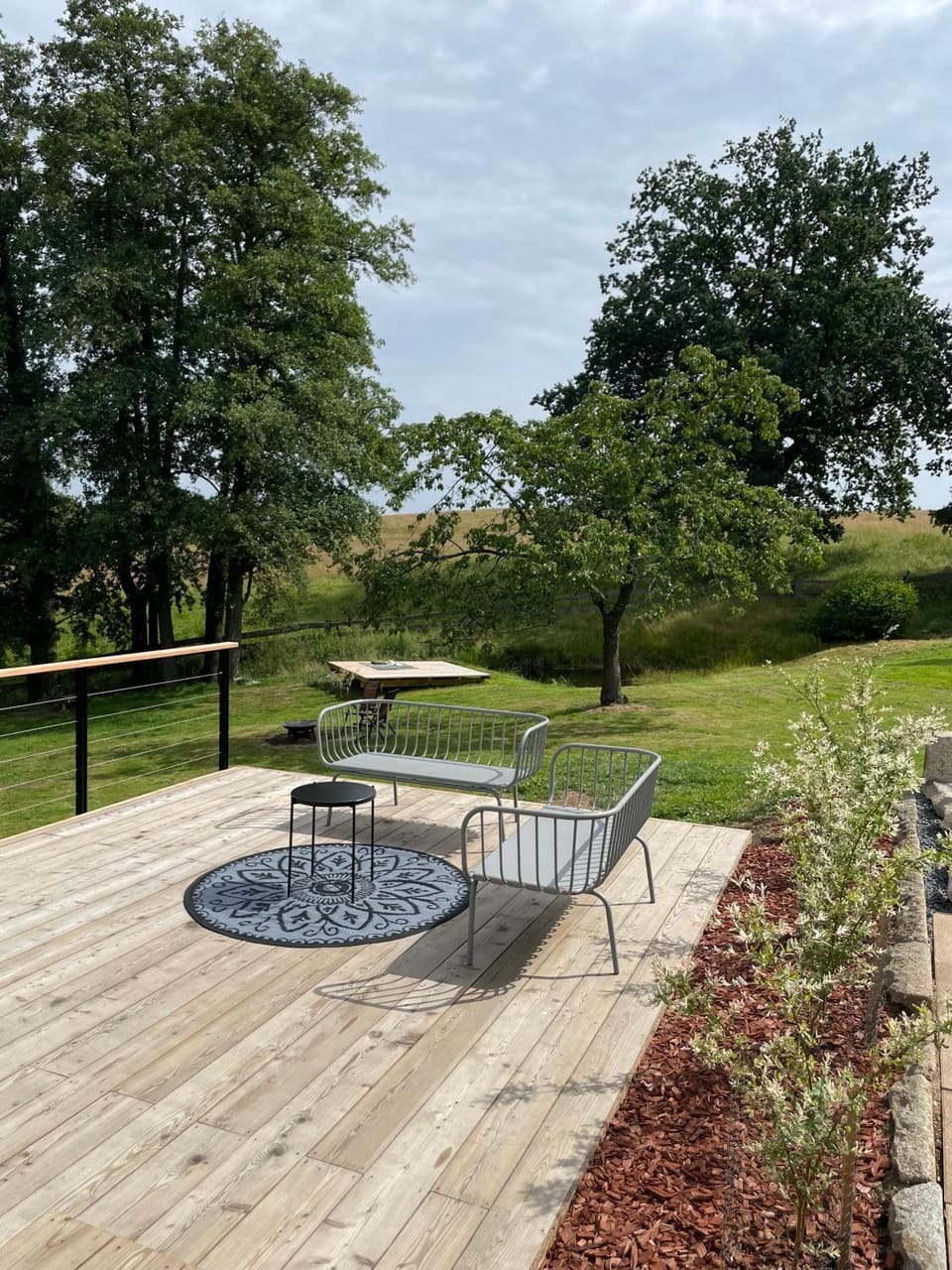 Property building, Natural landscape, Garden, Balcony/Terrace, Garden view, Lake view