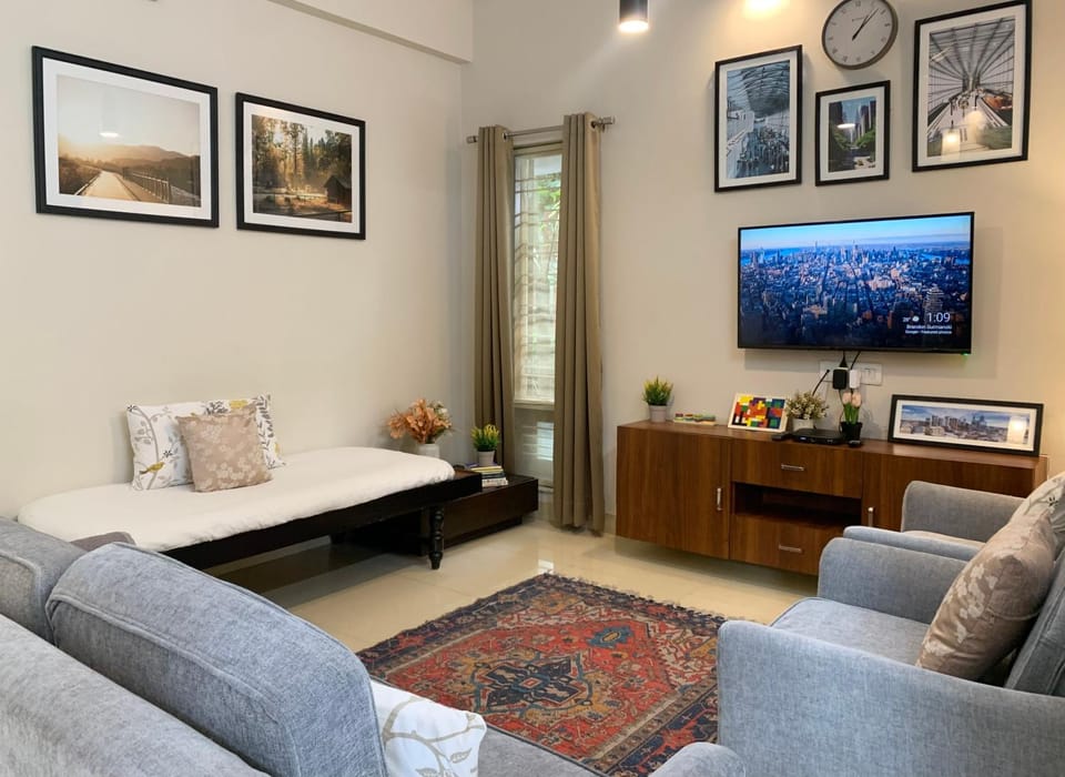 TV and multimedia, Living room, Seating area