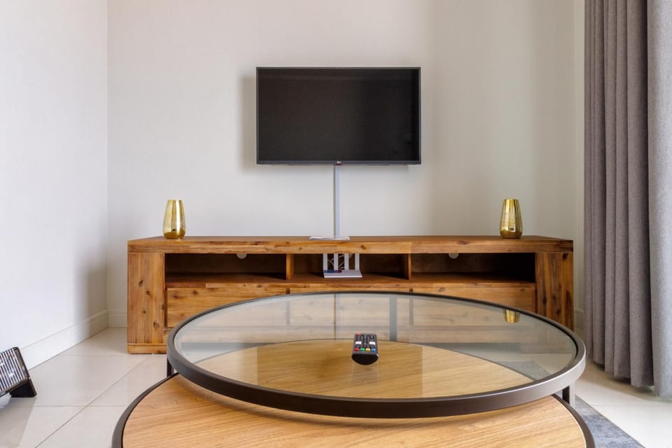 Communal lounge/ TV room, TV and multimedia, Evening entertainment