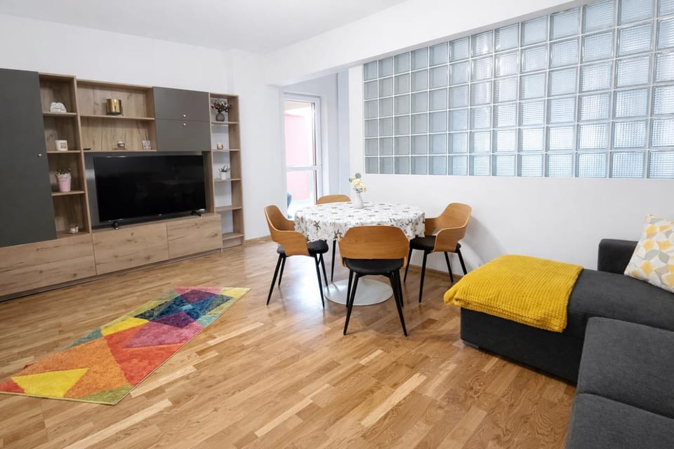 Yvett Studio-Fortuna Park Apartment in Brașov County