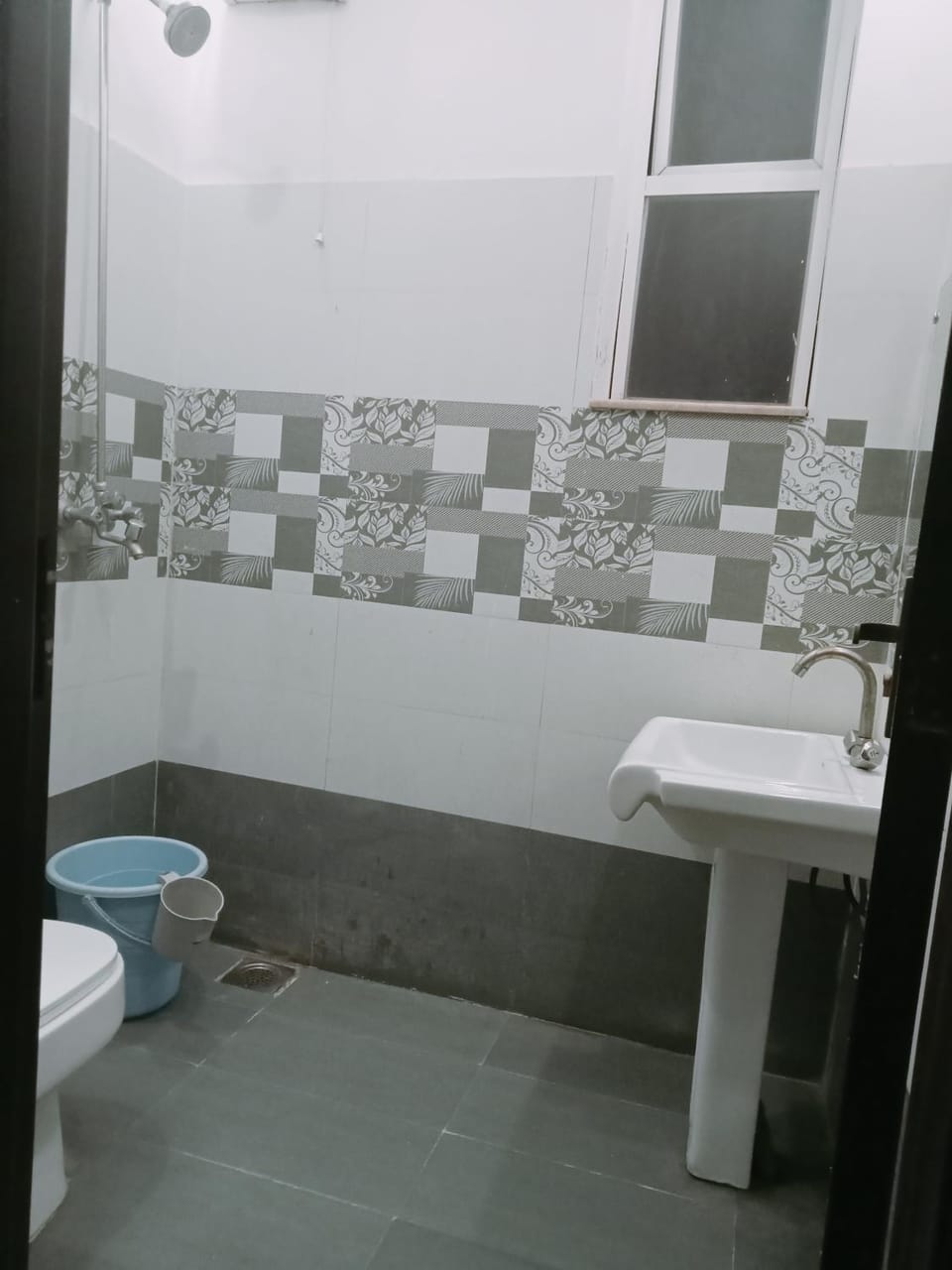 Toilet, bidet