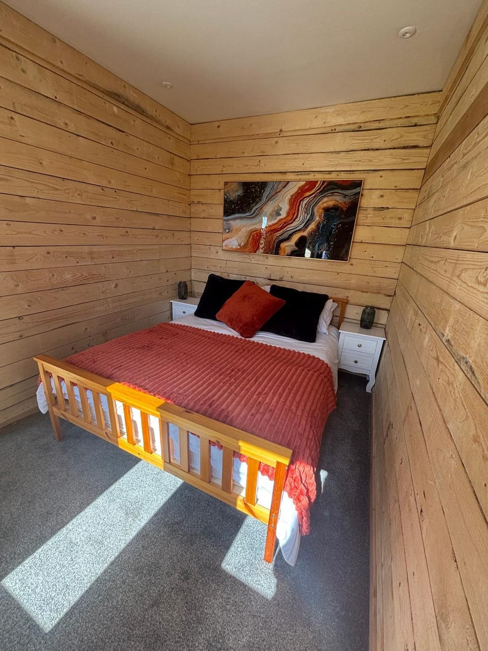 Edgmond Lodges - 1 & 2 Bed Luxury Log Cabins with Private Hot Tubs Derbyshire Cabin in South Derbyshire District