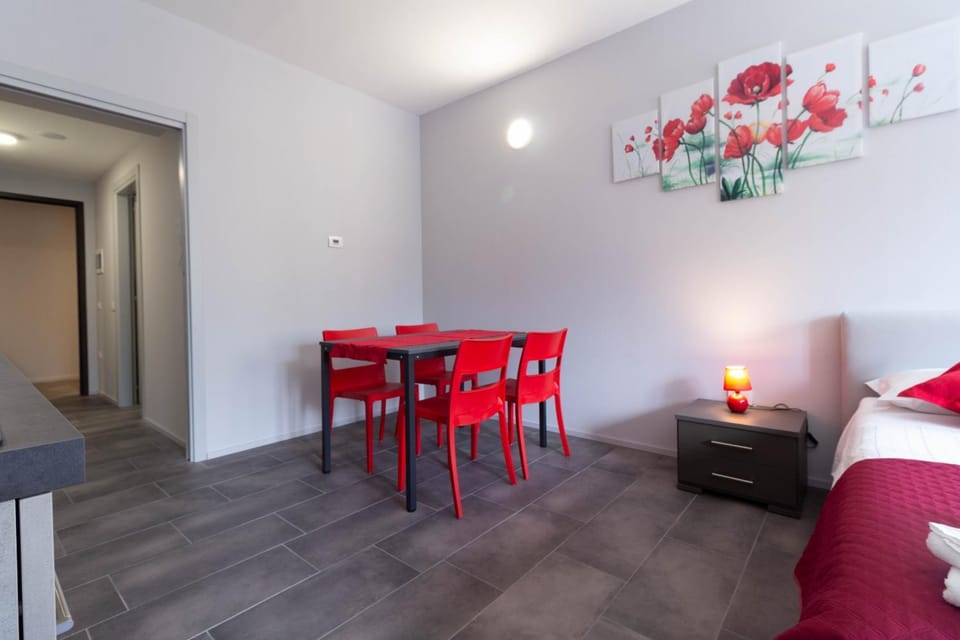 Living room, Photo of the whole room, Seating area, Bedroom