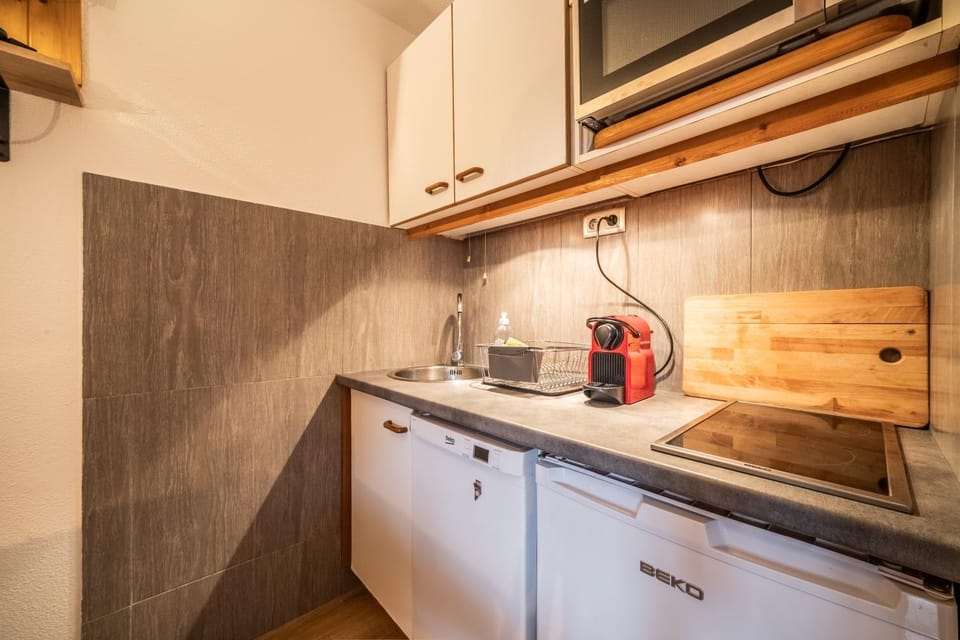 Kitchen or kitchenette, Living room