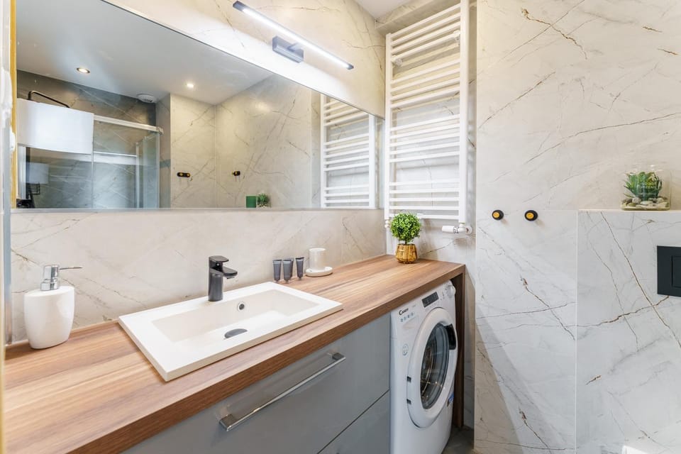 Bathroom, towels, washing machine, dryer