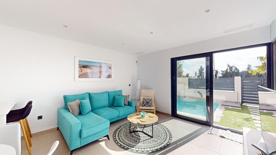 Communal lounge/ TV room, Living room