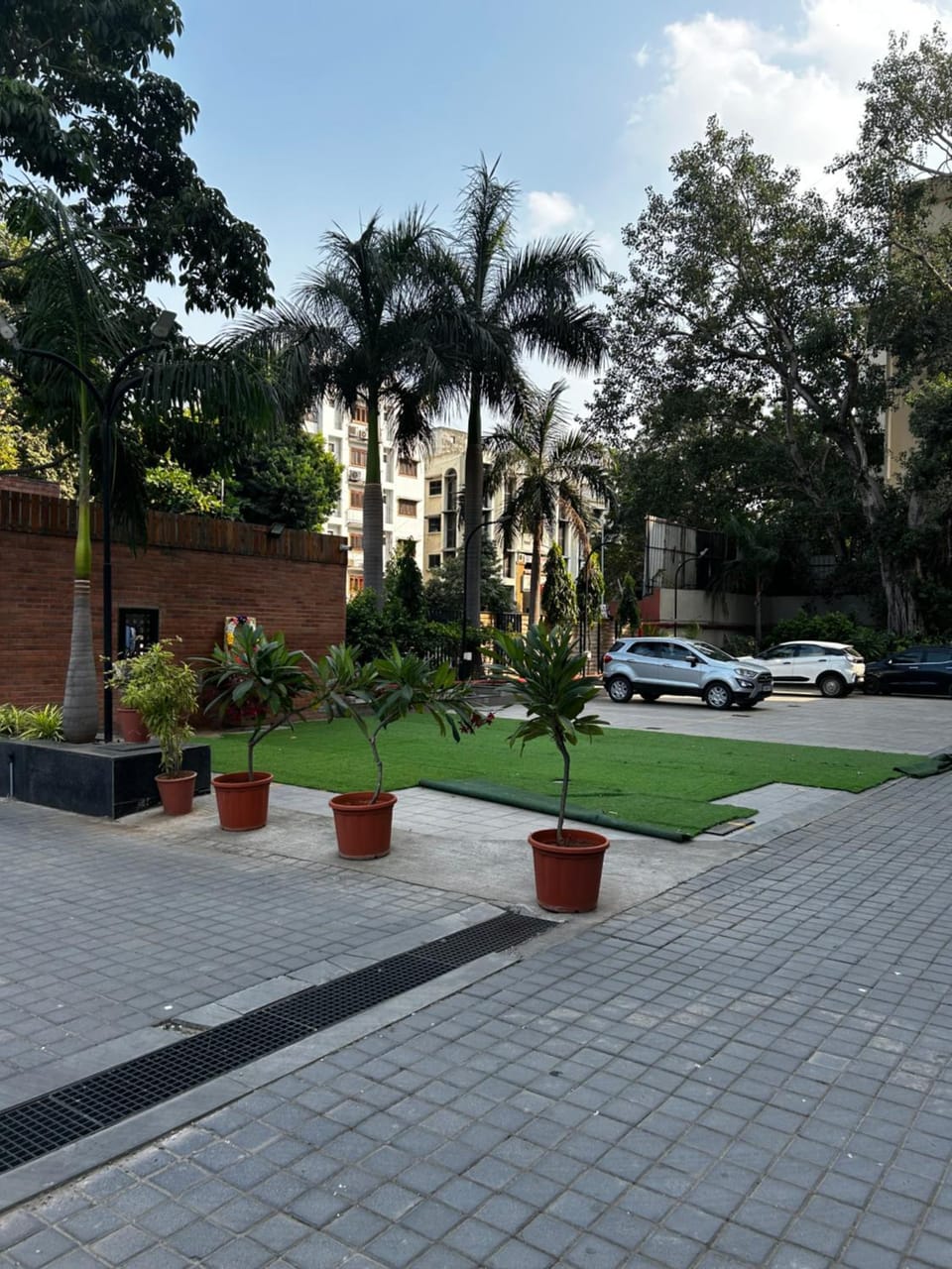 Garden view, Parking