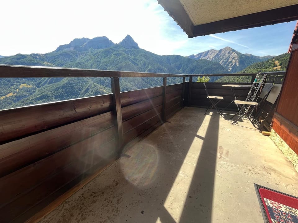 Studio avec magnifique vue montagne - Praloup 1500 Apartment in Uvernet-Fours