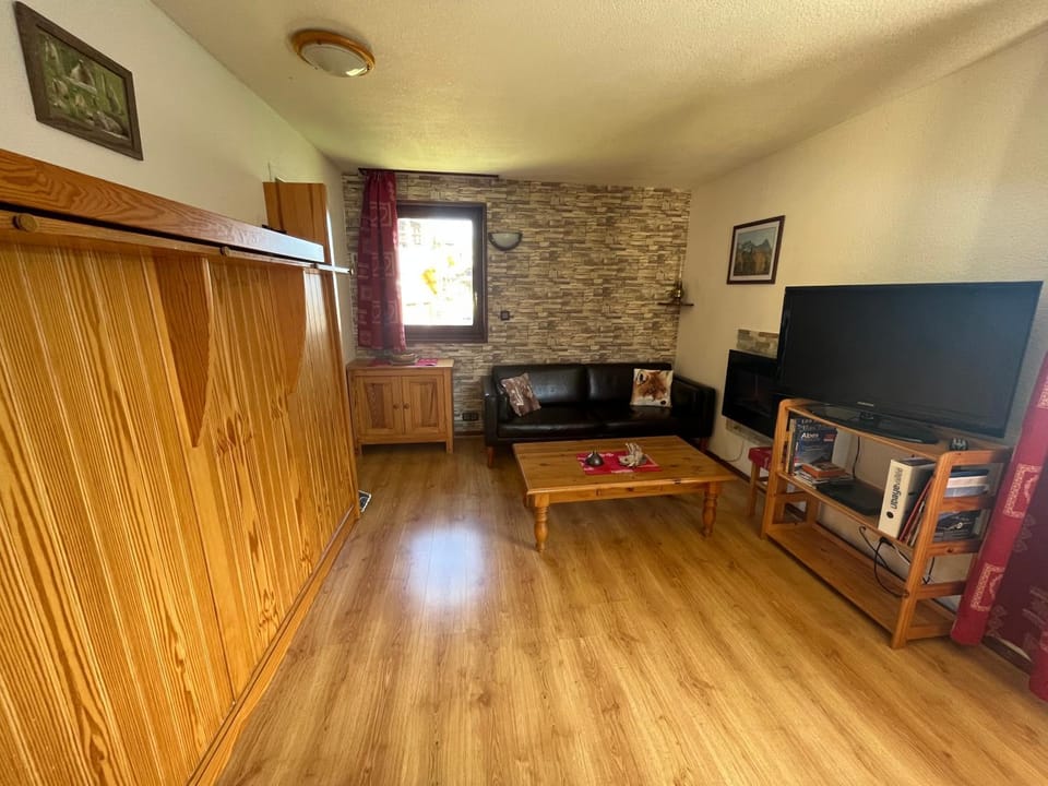 Studio avec magnifique vue montagne - Praloup 1500 Apartment in Uvernet-Fours