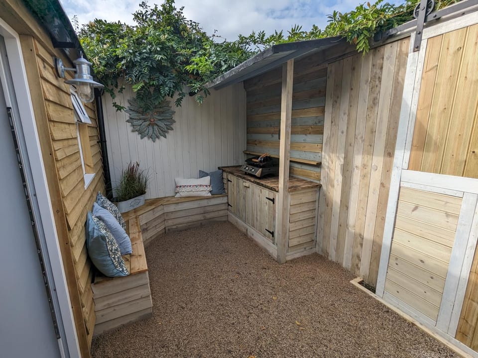 BBQ facilities, Balcony/Terrace