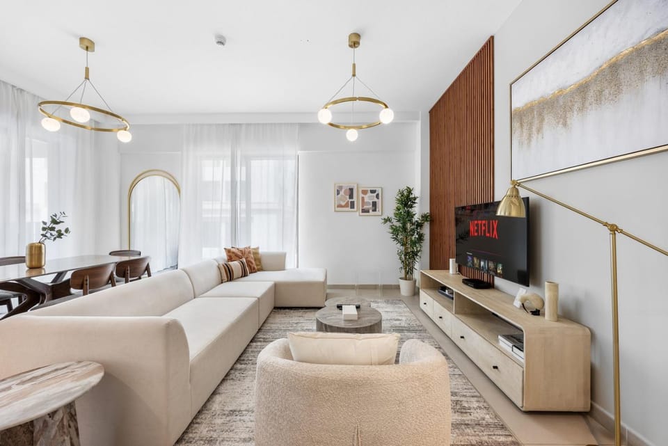 Dubai Creek Gem, Stylish Condo With Two Balconies Apartment in Dubai