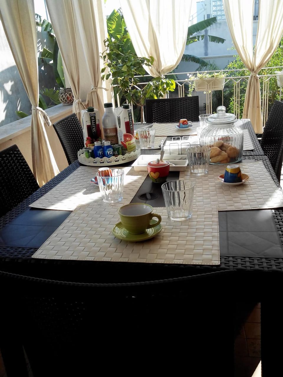Spring, Food and drinks, Dining area, Breakfast