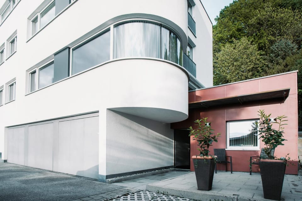 Property building, Facade/entrance, Off site