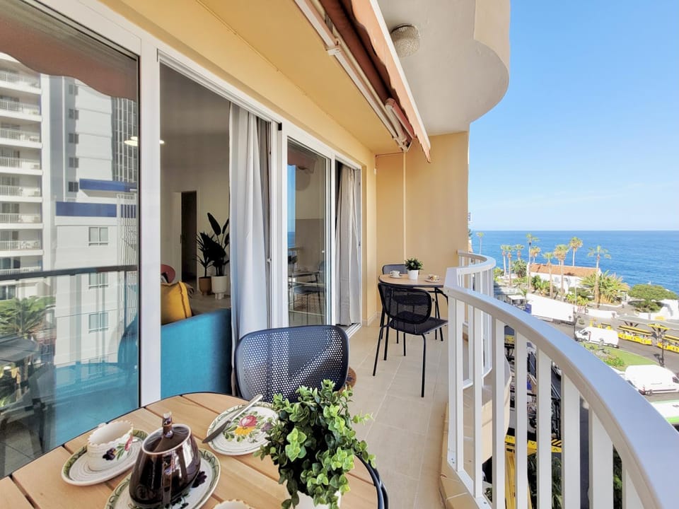 Balcony/Terrace, Seating area, Dining area, Sea view