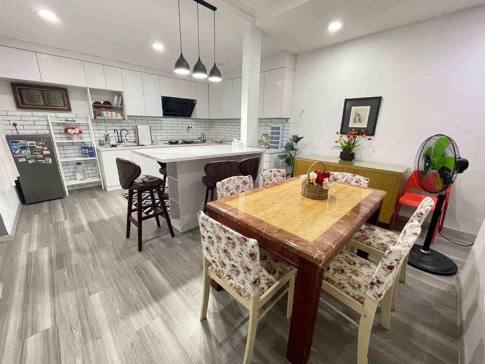 Venice Raudhah Guest House Bed and Breakfast in Perak
